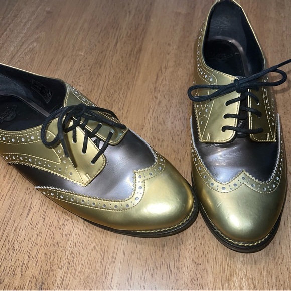 Docs Dr Doc Martens Polina Wingtip Lace Up Oxfords Women’s 8 Gold Platinum Eu 39 - Picture 1 of 16